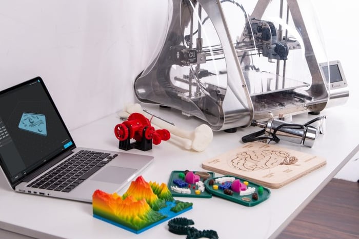produtos de impressora 3D e notebook