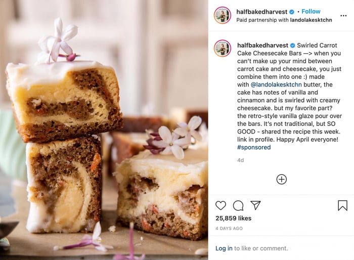 trang instagram đăng bánh ngọt cho quảng cáo được tài trợ