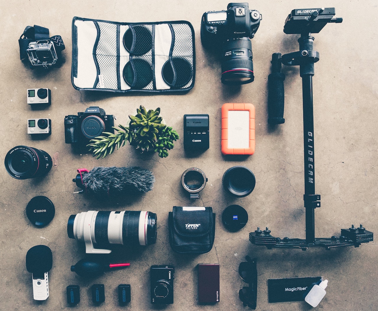 How to Start a Photography Business As a Teenager 