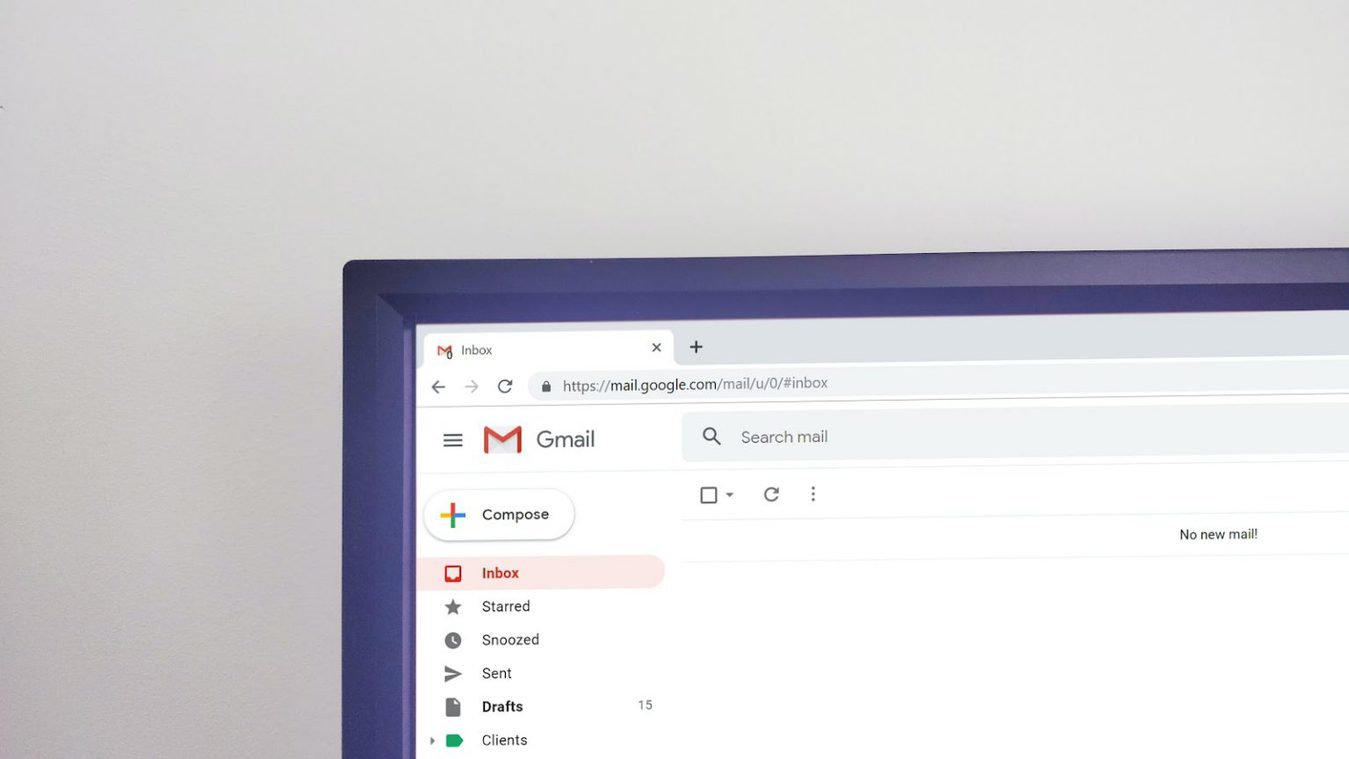 Scheda Gmail aperta su uno schermo di un laptop